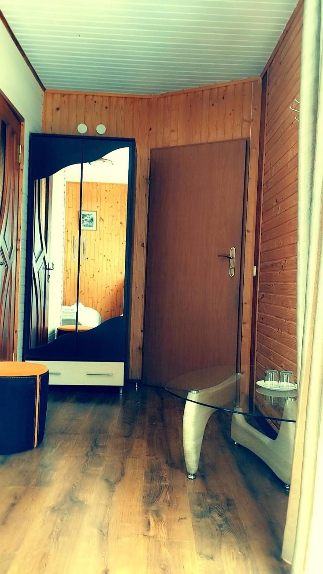 Zdybanka Hotel *